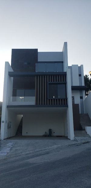 Casa en VENTA en ÁLAMO SUR en Santiago NL