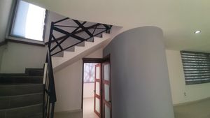 Venta de casa en Mirador del Campanario, 4 habitaciones, 2.5 baños y estudio