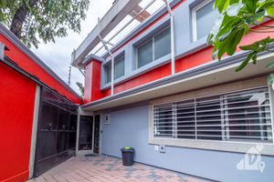 Venta de Casa con uso de suelo comercial en Echegaray Naucalpan