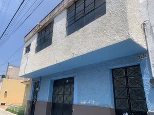 SE VENDE CASA COMO TERRENO EN OBLATOS