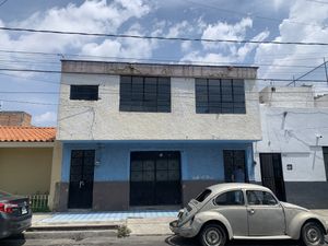 SE VENDE CASA COMO TERRENO EN OBLATOS