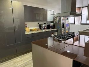 Lomas de Chapultepec - Amplio Departamento  en Venta