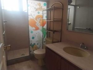 Baño que da servicio a recámaras secundarias