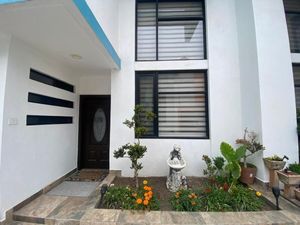 CASA EN VENTA A PASOS DEL MAR