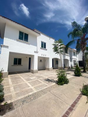 Excelente casa en Venta en Fracc. La Marina, a un costado de parque metropolitan