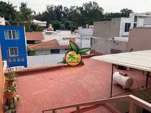 ATRACTIVA CASA POR COLOMOS EN COL. GUADALAJARITA, ZAPOPAN