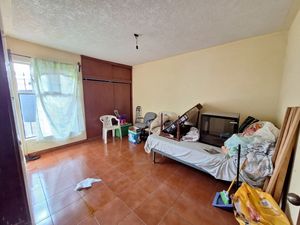 Casa en venta con departamento, Col. Comerciantes,  Querétaro