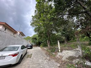 Terreno en venta de 1,827 m2 cerca del Lib. Sur