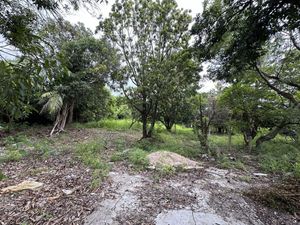 Terreno en venta de 1,827 m2 cerca del Lib. Sur