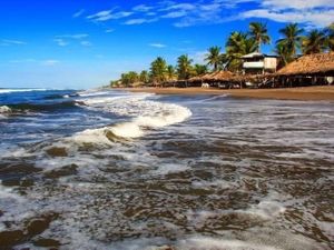 Terreno en Venta a una cuadra del Mar, Puerto Arista