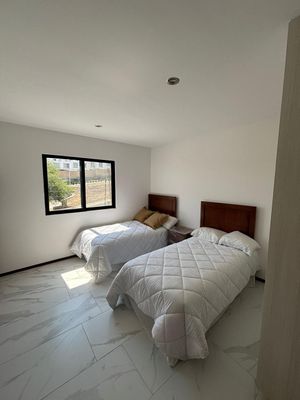 Casa con recamara en planta baja en venta en corregidora Querétaro