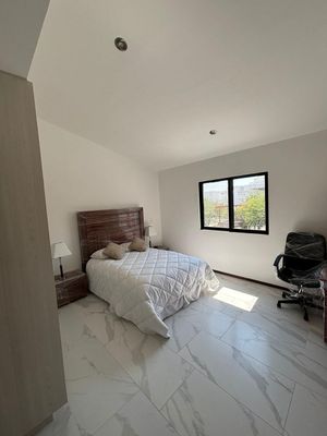 Casa con recamara en planta baja en venta en corregidora Querétaro