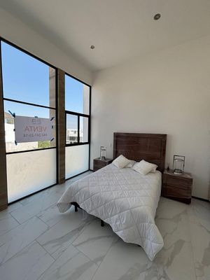 Casa con recamara en planta baja en venta en corregidora Querétaro