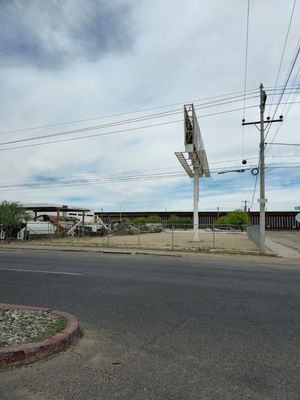 Terreno en venta: Av. Obregon y 40.