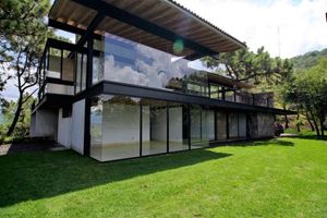 Casa en Venta en Condominio en Valle de Bravo.