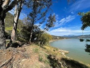 TERRENO EN VENTA A LA ORILLA DEL LAGO EN SAN GASPAR, VALLE DE BRAVO