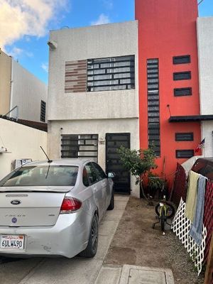 CASA EN VENTA, LOMAS TERRABELLA