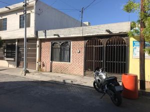 Venta de casa en Las Puentes Sector 5