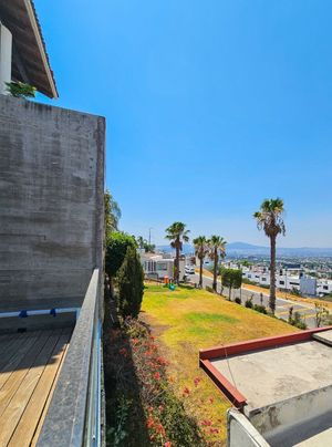 Venta de Residencia de 4 pisos con vistas espectaculares de Querétaro