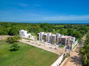 TERRENO PROPIEDAD PRIVADA EN FRACCIONAMIENTO EXCLUSIVO -PUERTO ESCONDIDO -