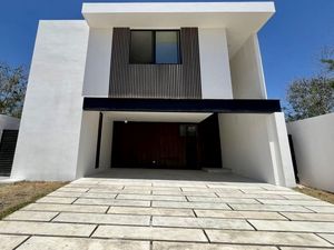 Casa en Venta de lujo  en  Mérida Norte, Zona Country de Entrega Inmediata