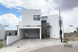 CASA EN VENTA EN VALDIVIA COMPLETAMENTE EQUIPADA