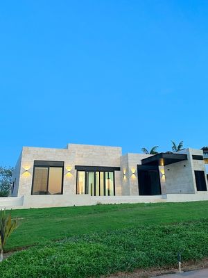 Casa EN VENTA -  Yucatán Country Club