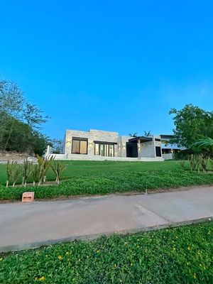 Casa EN VENTA -  Yucatán Country Club