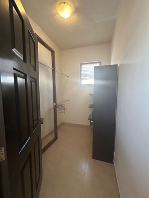 CASA EN OPORTUNIDAD EN VILLAS DE IRAPUATO