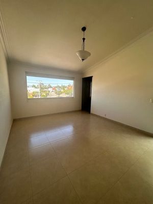 CASA EN OPORTUNIDAD EN VILLAS DE IRAPUATO