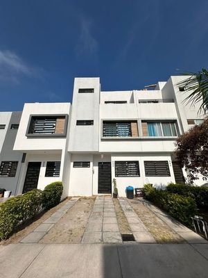 CASA EN VENTA EN ALTA LUZ RESIDENCIAL ZAPOPAN