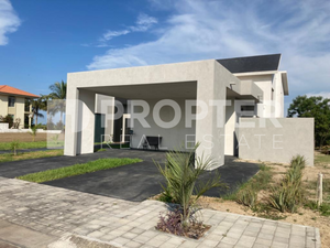 CASA EN VENTA, RESIDENCIAL LAGUNAS DE MIRALTA