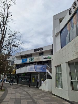 EDIFICIO COMERCIAL FRENTE A TEC MTY