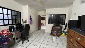 CASA EN VENTA A UNAS CUADRAS DEL PARQUE DE LA MEJORADA  - CENTRO MÉRIDA, YUCATÁN