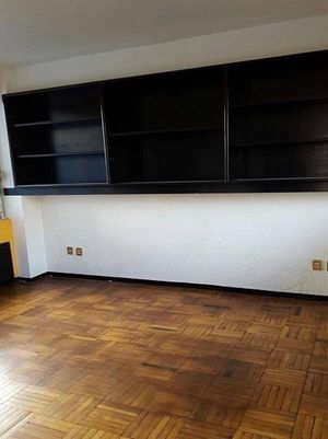 Venta de Casa con Uso de suelo Cod. AV1460