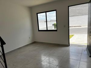 ESTRENA CASA EN RENTA CON RECAMARA EN PB EN INTERCITY  (ZONA ZAKIA -ZIBATA-ZARU)