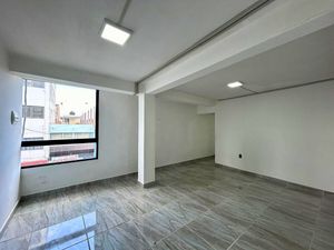 SE RENTA  PISO COMPLETO COMERCIAL   CON EXCELENTE UBICACIÓN.