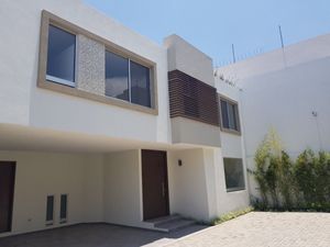 RENTA CASA, LOMAS DE LA CARCAÑA, SAN PEDRO CHOLULA (VR)