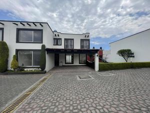 Casa en Venta en Residencial Las Palmas Metepec