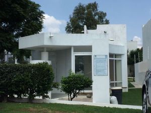 CASA EN VENTA DENTRO DE COTO  ZAPOPAN