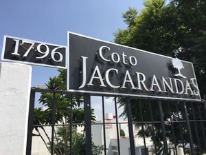 CASA EN VENTA DENTRO DE COTO  ZAPOPAN