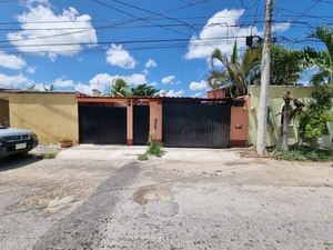 Renta de casa Amueblada, con Alberca en Francisco de Montejo