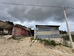 Terreno con todos los servicios en las Peras en VENTA