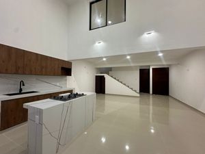 CASA EN VENTA EN FRACCIONAMIENTO PRIVADO VALLE DORADO, TUXTLA