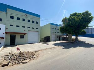 BODEGA EN RENTA 1,477 m²