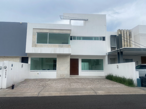 CASA EN VENTA LOMAS DE JURIQUILLA