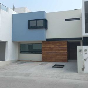 CASA EN VENTA  ALTOS DE JURIQUILLA