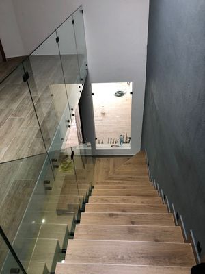 HERMOSA CASA RECIEN REMODELADA