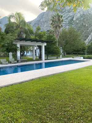 CASA EN RENTA EN SANTA CATARINA