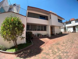 CASA EN VENTA EN COL. MERCED GOMEZ